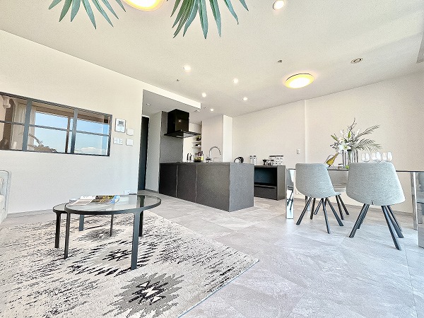 ワールドシティタワーズアクアタワー_広々としたリビングダイニングキッチンの写真