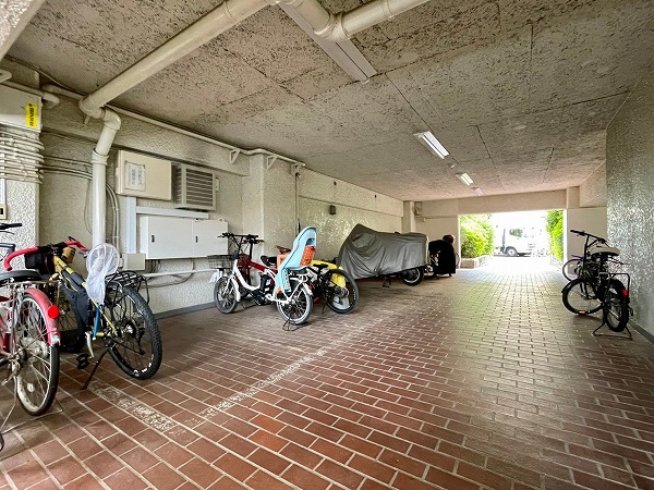 ファミール三軒茶屋 駐輪場