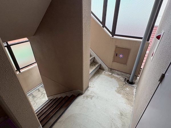 エクセルダイア大森　外階段