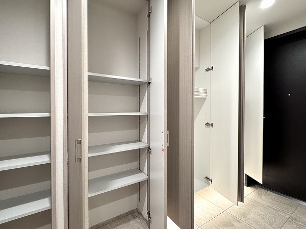 六本木ヒルズレジデンス_玄関収納の写真