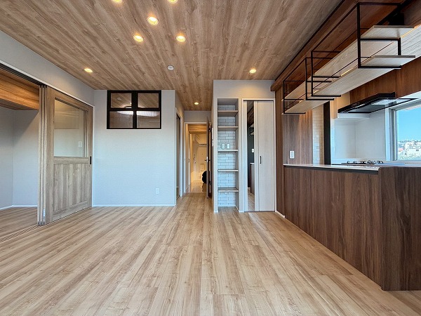 サングリア中目黒_陽当たりの良いリビングの写真 