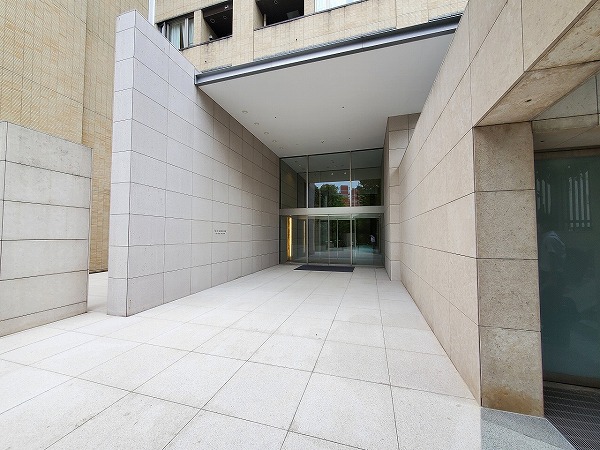 ミッドガーデン赤坂氷川 アプローチ