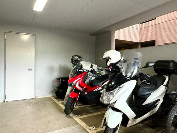 オーベル三軒茶屋dR バイク置き場