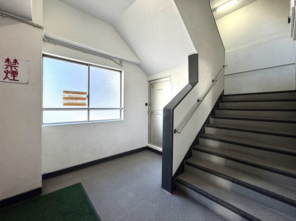 ニックハイム京浜蒲田　内階段