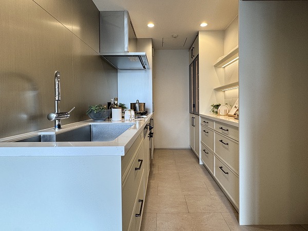 六本木ヒルズレジデンス_キッチンの写真