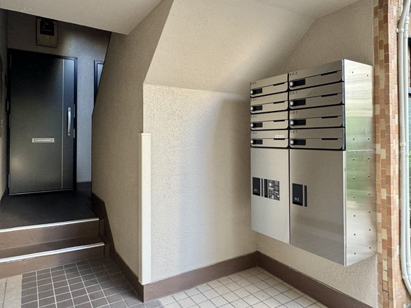 南麻布ローヤルコーポ ポストと宅配ボックス