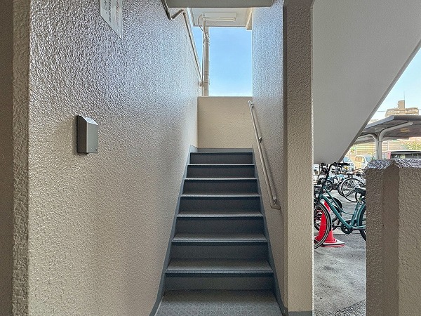 エンゼルハイム梅屋敷　外階段