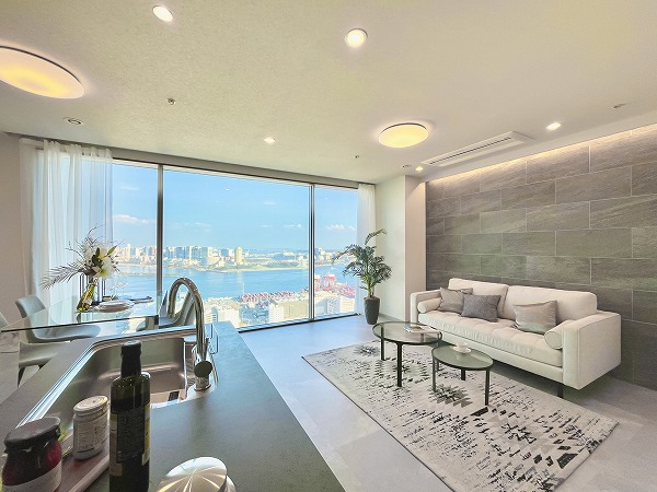 ワールドシティタワーズアクアタワー_ゆとりあるリビングダイニングキッチンの写真