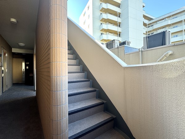 ディナ・スカーラ品川戸越 外階段