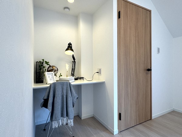 ディナ・スカーラ品川戸越_カウンターデスクの写真