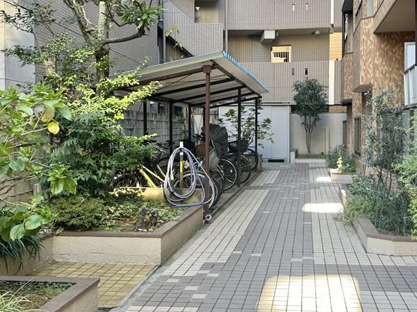 南麻布ローヤルコーポ 駐輪場