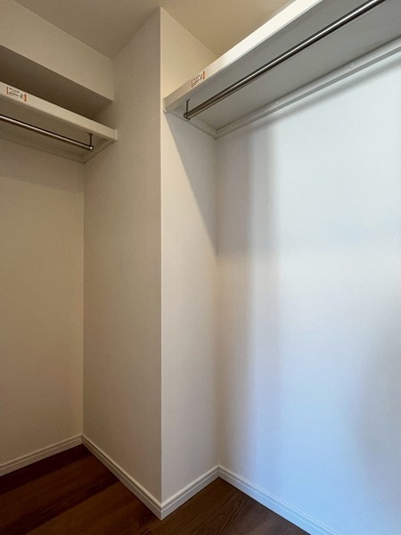 ライオンズマンション渋谷シティ_ウォークインクローゼットの写真