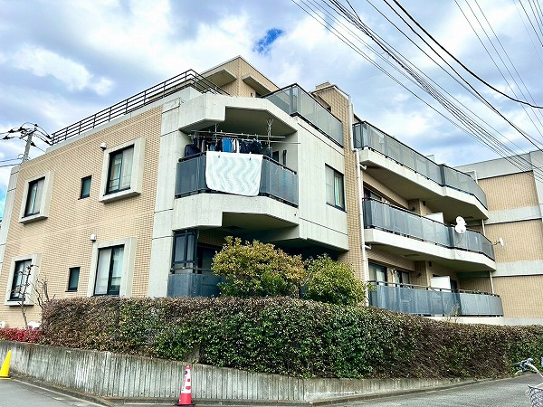 ライフアップ高井戸　外観1