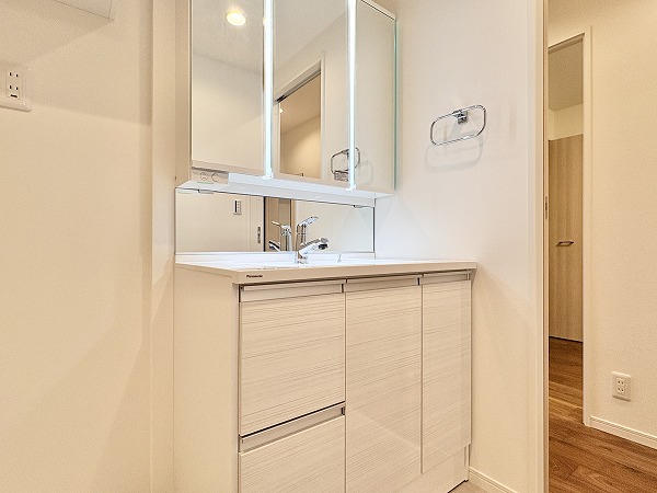 マンション第二恵比須苑__清潔感のあるパウダールームの写真