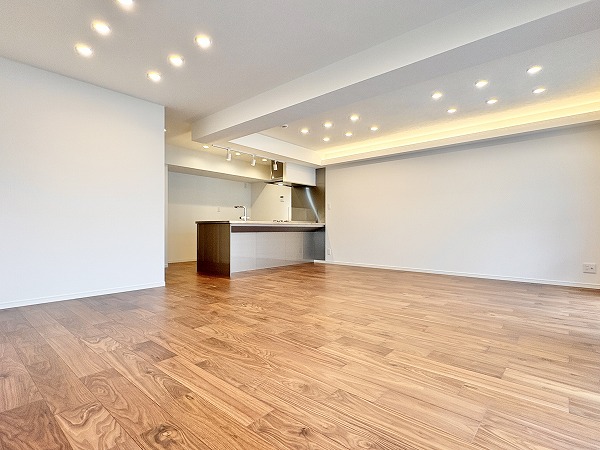 マンション第二恵比須苑_ゆとりあるリビングダイニングキッチンの写真