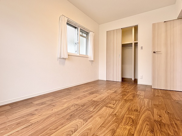 マンション第二恵比須苑_広々とした洋室の写真