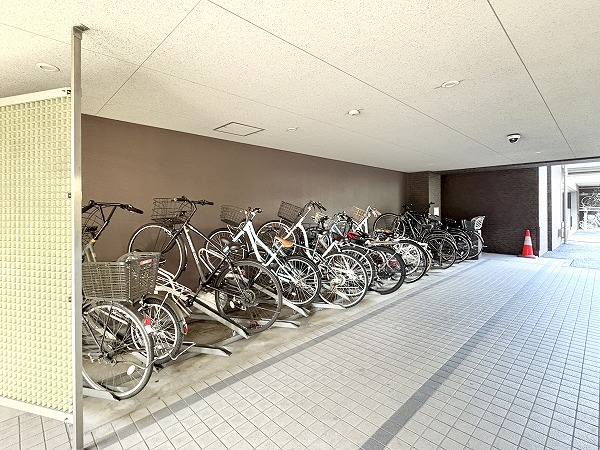 レ・ジェイド上北沢　駐輪場