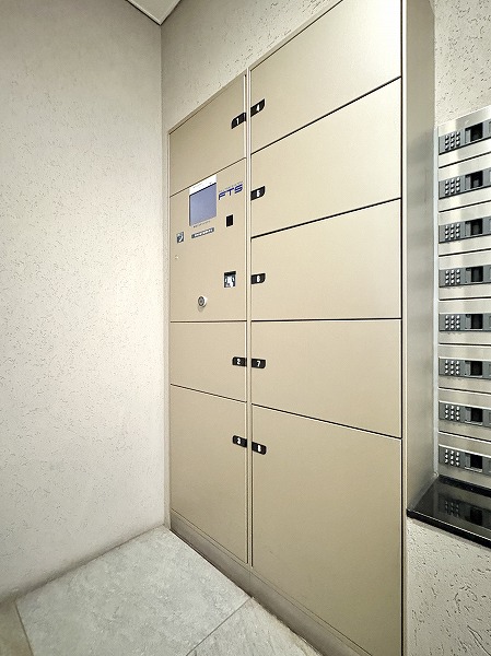 レ・ジェイド上北沢　宅配ボックス