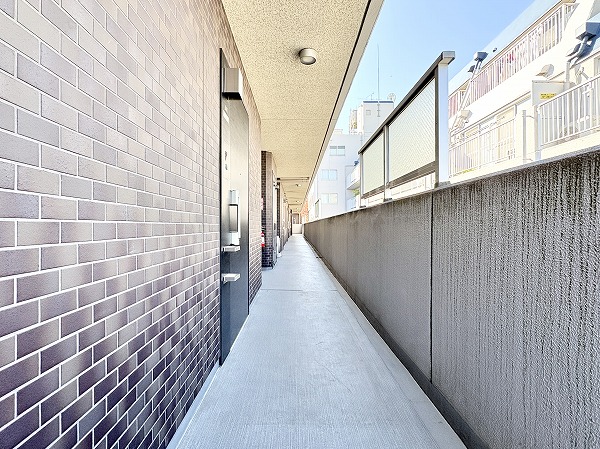 レ・ジェイド上北沢　外廊下