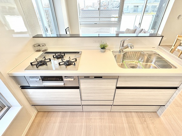 レ・ジェイド上北沢_リノベーション済みのキッチンの写真