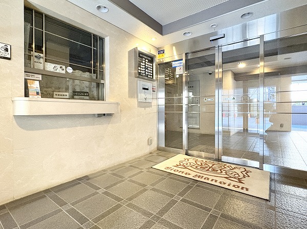 ライオンズシティ幡ヶ谷弐番館　エントランス