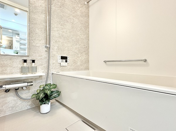 ライオンズシティ幡ヶ谷弐番館_お洒落なバスルームの写真