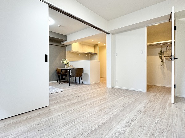 ライオンズシティ幡ヶ谷弐番館_広々とした洋室の写真