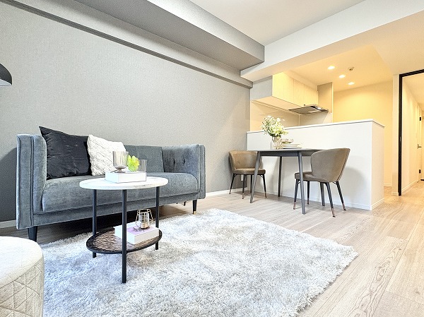 ライオンズシティ幡ヶ谷弐番館_広々としたリビングダイニングキッチンの写真