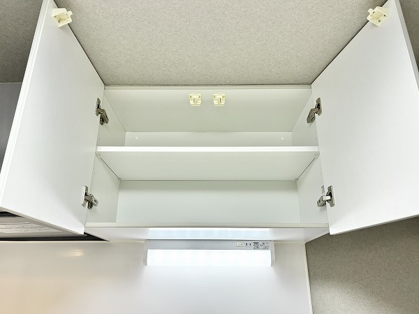 アルム幡ヶ谷_キッチン上部の収納の写真 