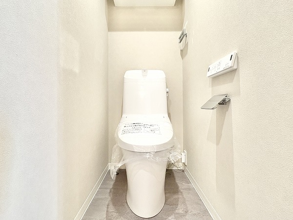 シャーレー原宿_シンプルなトイレの写真