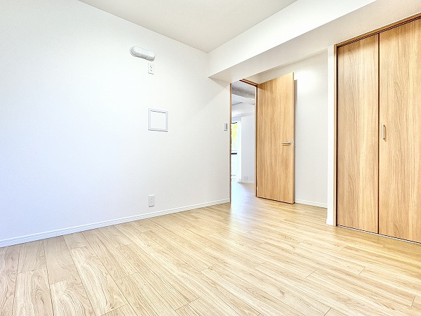 シャーレー原宿_広々とした洋室の写真