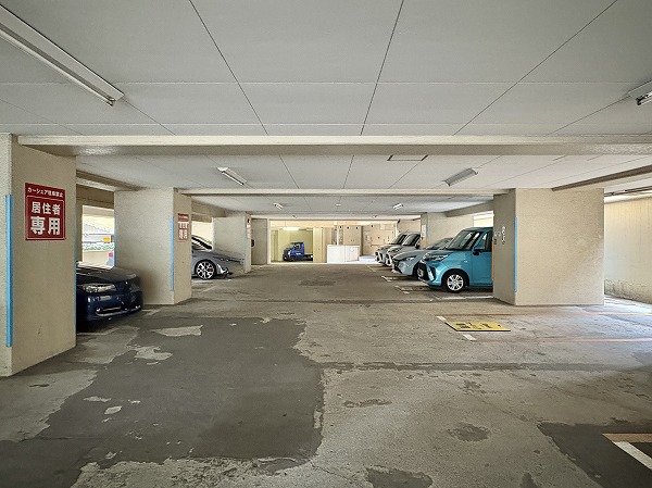 ライオンズプラザ池尻大橋 駐車場