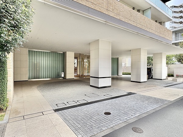 クラッシィハウス世田谷公園　アプローチ