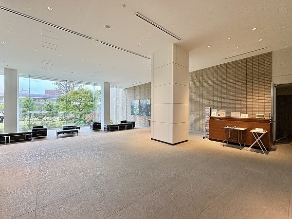 クラッシィハウス世田谷公園　エントランスロビー1