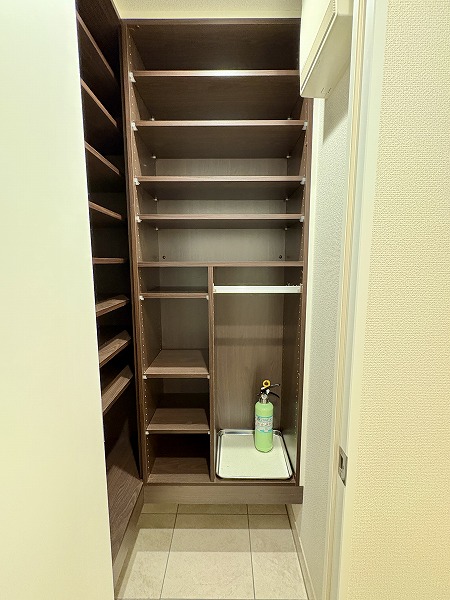 クラッシィハウス世田谷公園_シューズクローゼットの写真 