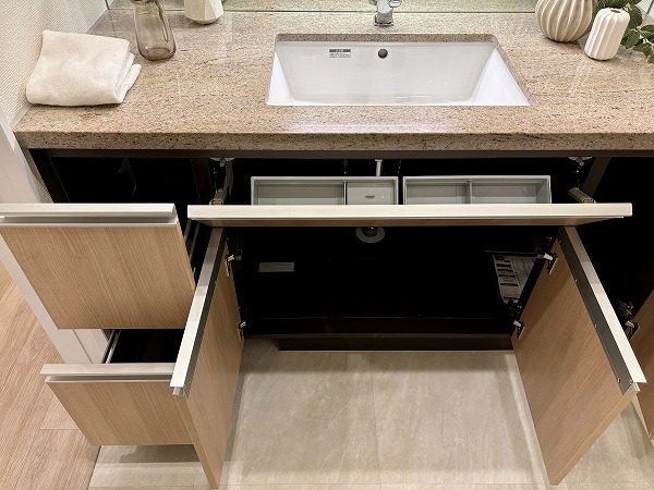 クラッシィハウス世田谷公園_洗面台収納の写真 