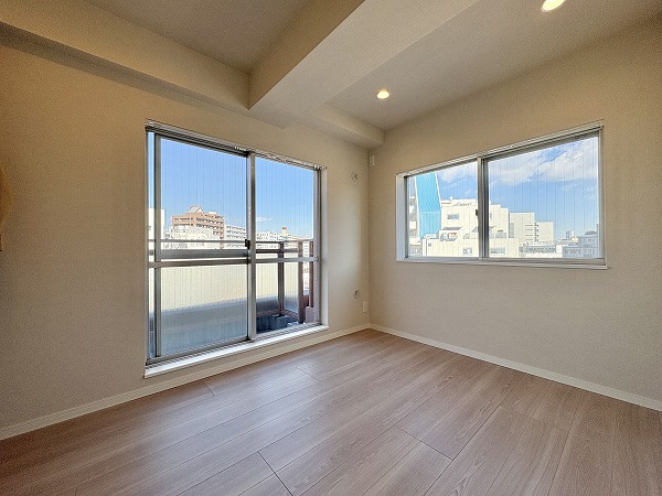 アンバサダー三軒茶屋_2面採光の写真