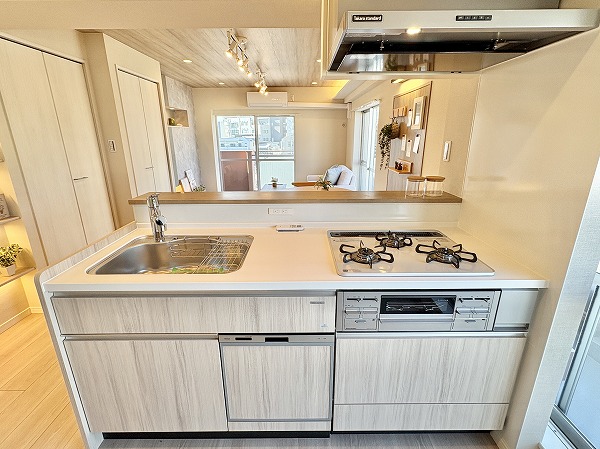 アンバサダー三軒茶屋_システムキッチンの写真