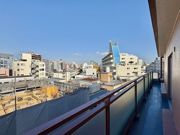 アンバサダー三軒茶屋_バルコニーの写真