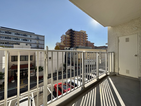 ファミール三軒茶屋_バルコニーの写真