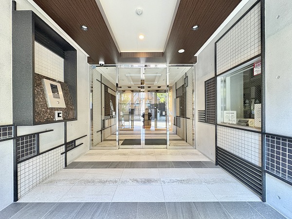 プレシス三軒茶屋　エントランス