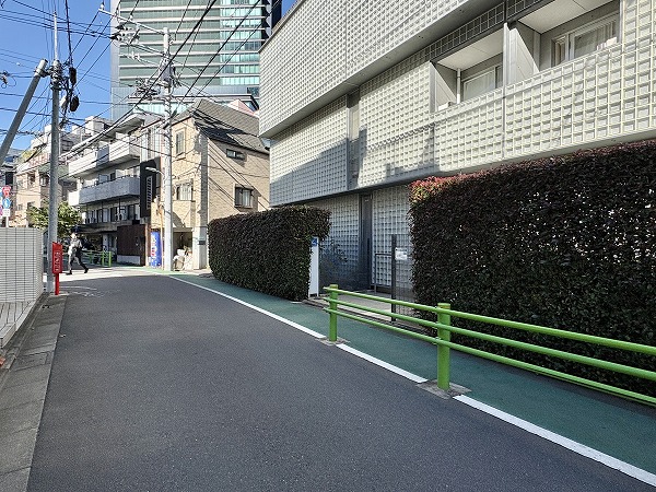 ザ・ランド代官山青葉台 エントランス前