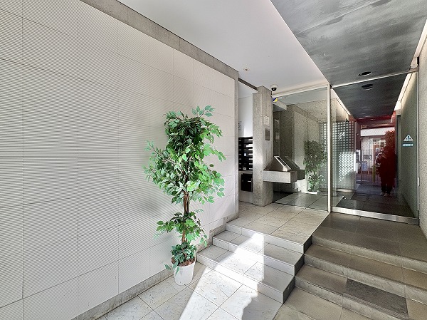 ザ・ランド代官山青葉台 エントランス