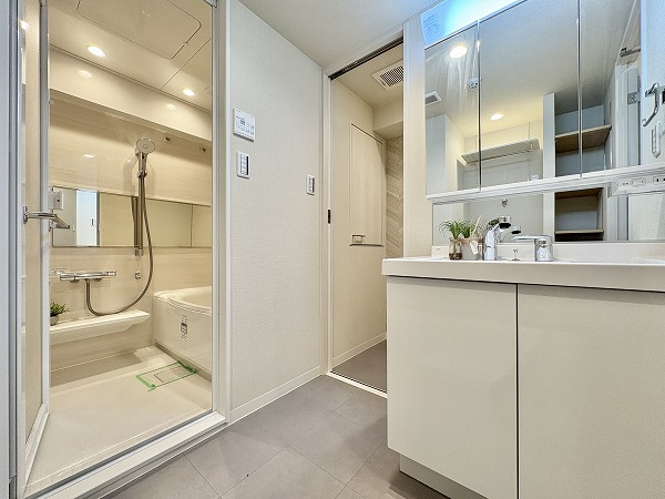 ライオンズマンション上野毛第2_洗面スペースの写真