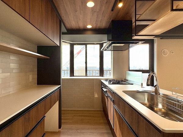 ライオンズマンション西蒲田_ペニンシュラキッチンの写真 