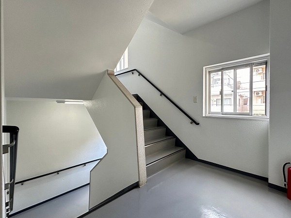 玉川台スカイマンション　内階段