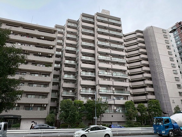 朝日ツイン目黒　外観　左から