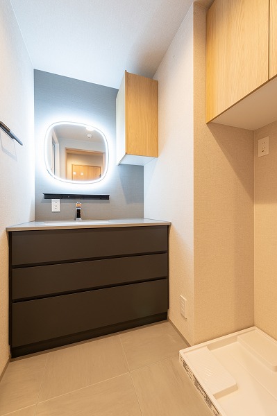 サンビューハイツ渋谷_清潔感のあるパウダールームの写真