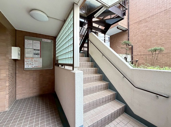 マイキャッスル二子玉川園　外階段