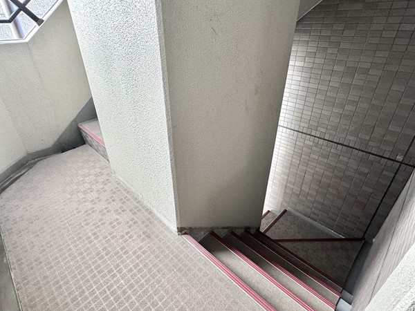 朝日白金台マンション　外階段